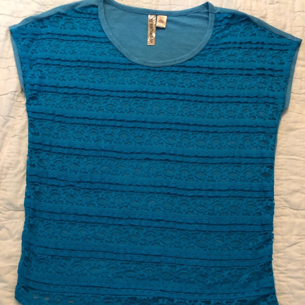 Short sleeve turquoise lace front round neckline